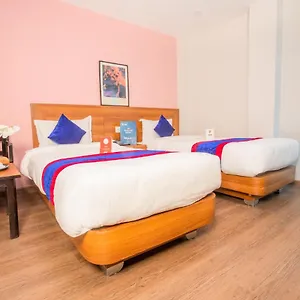 Oyo 136 Om Plaza Hotel Kathmandu